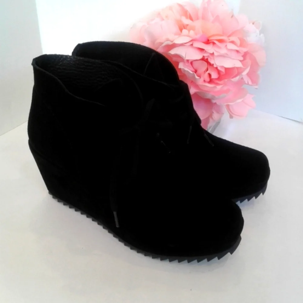 Pedro Garcia black suede leather wedge  boo